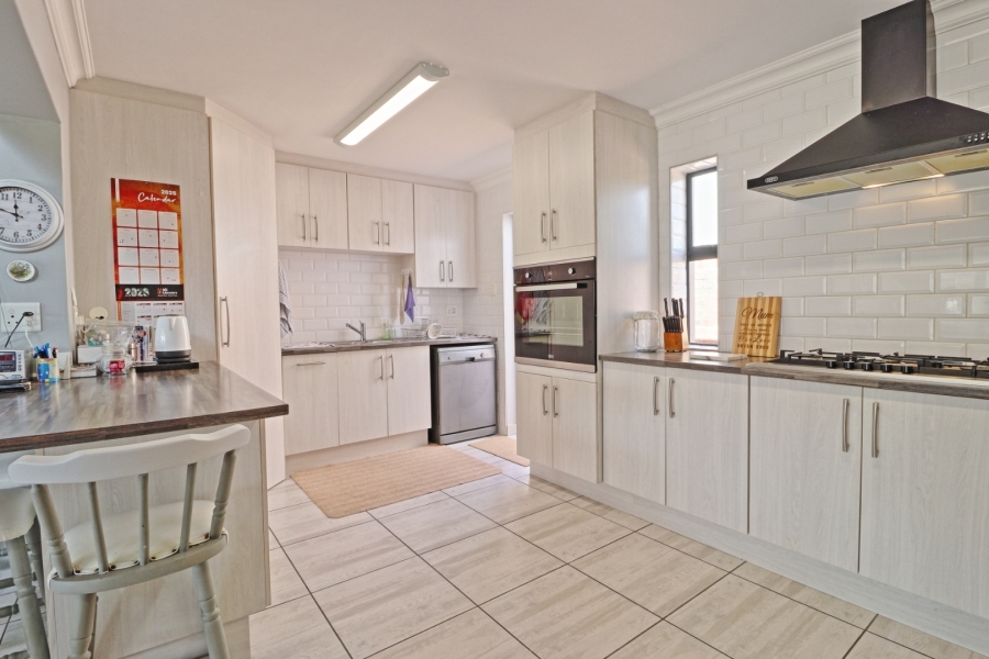 3 Bedroom Property for Sale in Hartenbos Central Western Cape